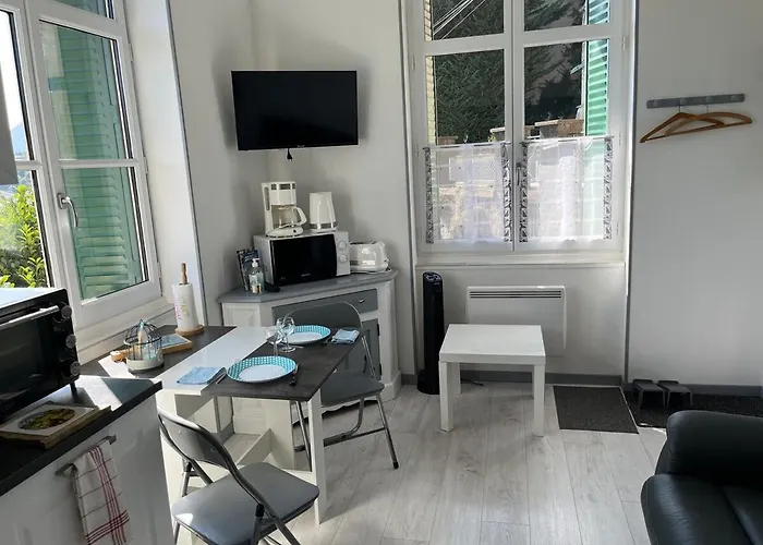 Le Nid Joli * アルジュレス・ガゾスト